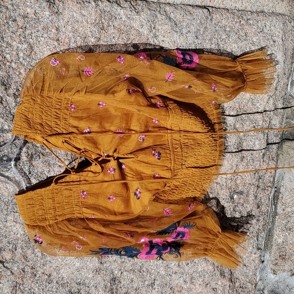 Anthro Floral Embroidered Top Small - Picture 7 of 16